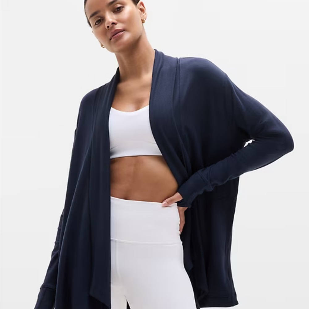 NWT - Navy Athleta Pranayama Wrap - Large